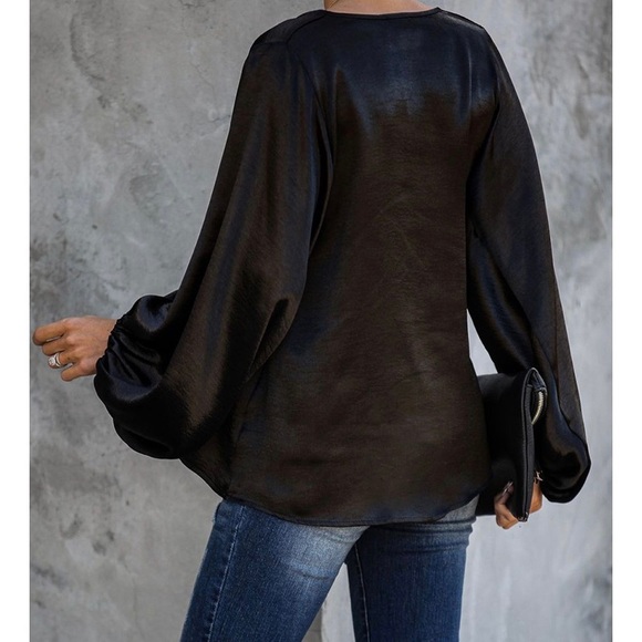 CBR Oversized Balloon Sleeve Top - Picture 2 of 3